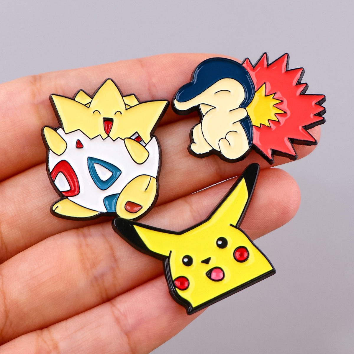 Новейшая серия эмалевых брошей – обзор и цена Enamel Pin Set